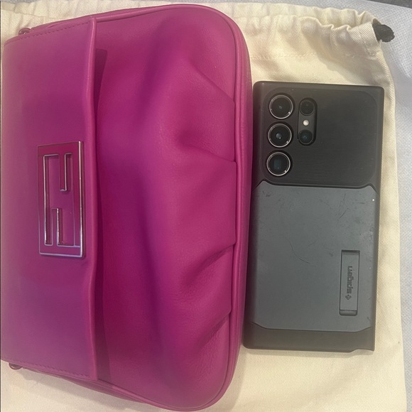 📍SOLD📍Fendi Magenta Shoulder Bag with Silver Chain Detail - Picture 14 of 14